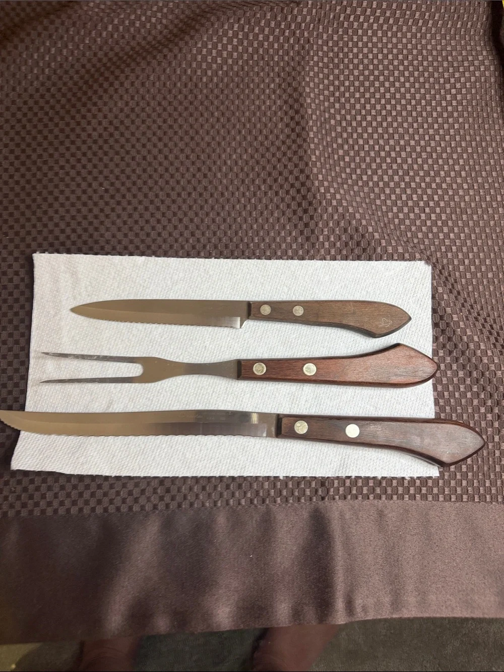 Vintage Oneida Deluxe Stainless 133, 152, 127 Brown Knives & Carving Fork